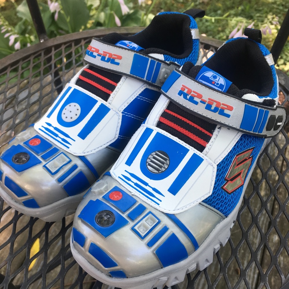 R2D2 Star Wars Light Up Skechers Boys US Sz 3 New